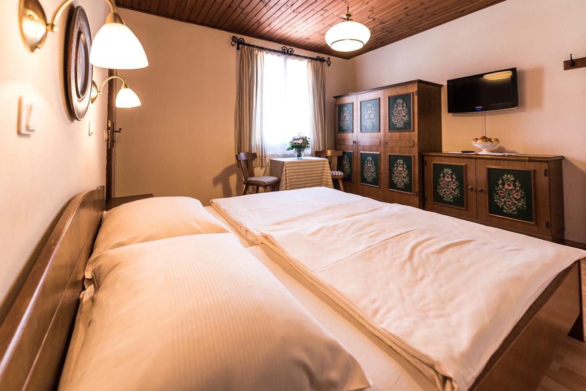 Gasthof Zum Hirschen Burgau Esterno foto